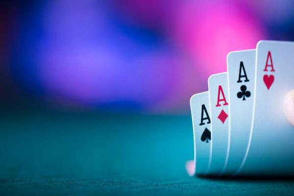Exploring Card and Table Games on đánh bài casino trực tuyến Platforms