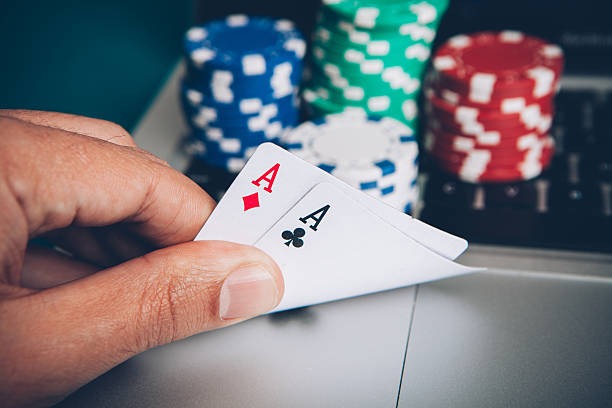 What Makes Online Casino Singapore Game Pages Different?