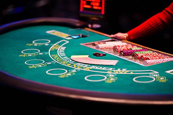 Explore Colorful Slot Reels through the best online casino Singapore for Gaming Enthusiasts